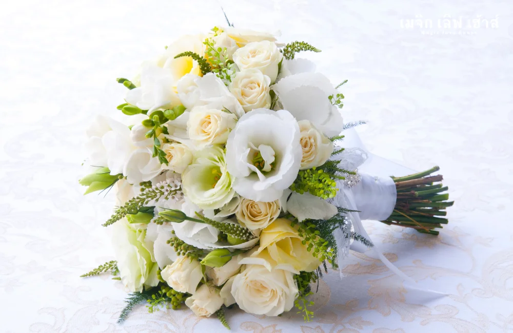 7.3 7. ช่อดอกไม้ Crescent Bouquet.png